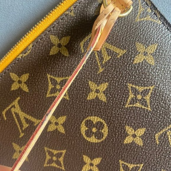 Auth Louis Vuitton YELLOW NEON Neverfull GM wristlet - Picture 4 of 8